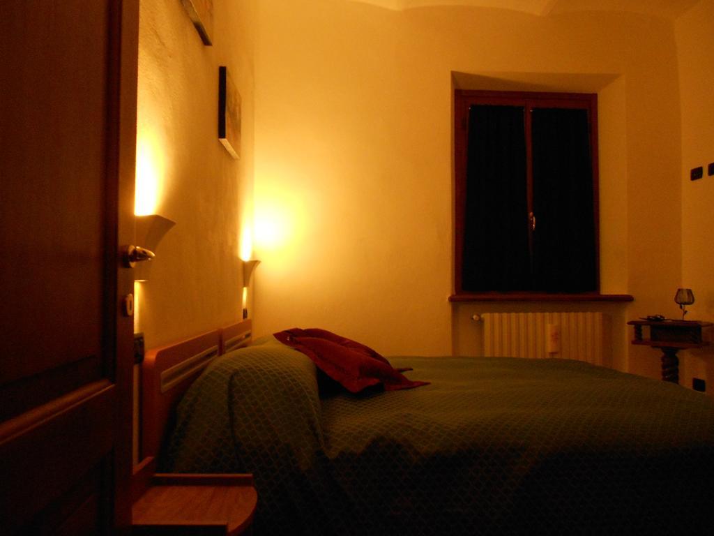 הוילה Monastero Bormida Il Grappolo In Langa חדר תמונה